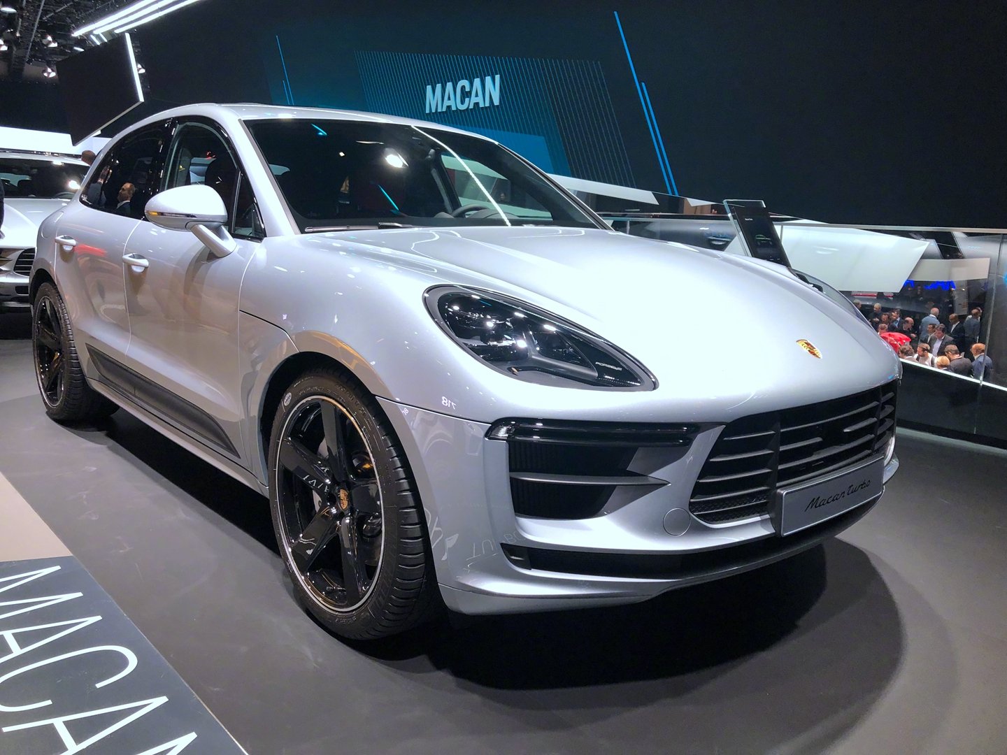 在2019法兰克福车展上,保时捷macan turbo正式首发. zt