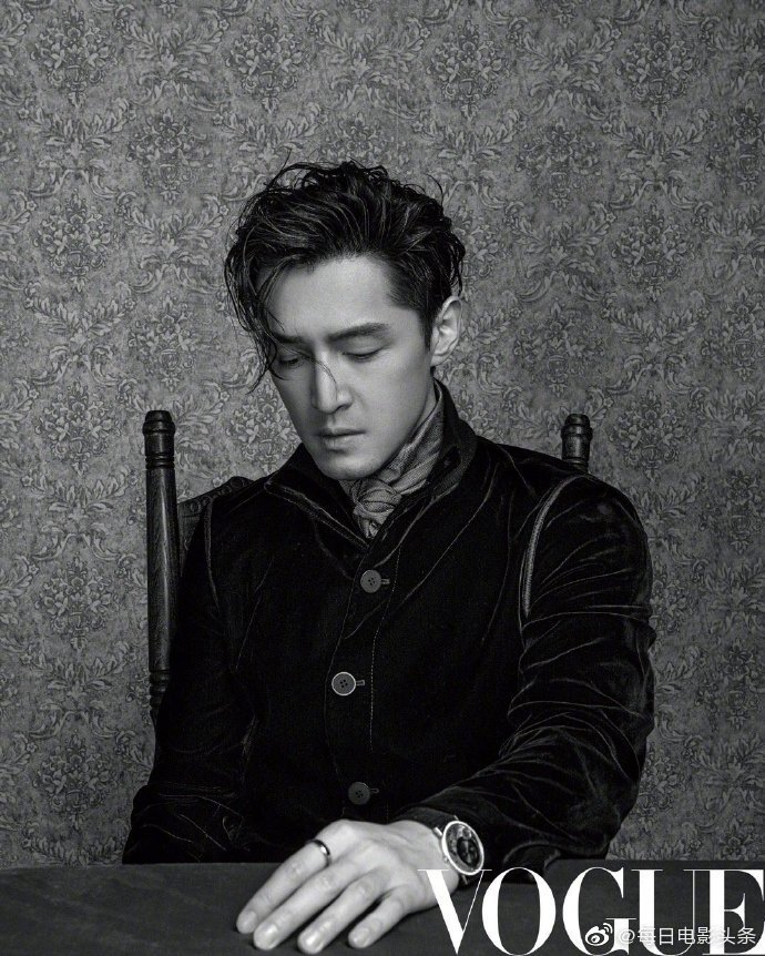 胡歌最新杂志造型,中国版《vogue》8月刊封面胡歌. zt