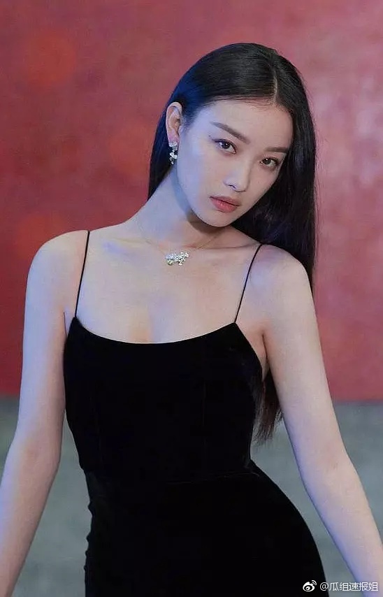 来看看肩颈好看的女明星你喜欢哪个zt