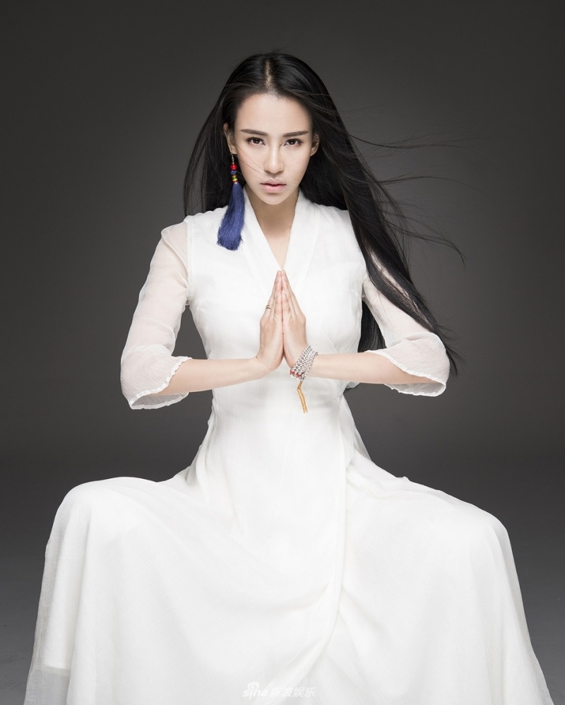 [女神新照]母其弥雅双面style魅惑感十足,你喜欢那一面? zt