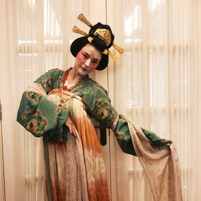 [女神新照]唐妆小姐姐热依扎的酒晕妆,大家喜欢吗? zt_虎扑