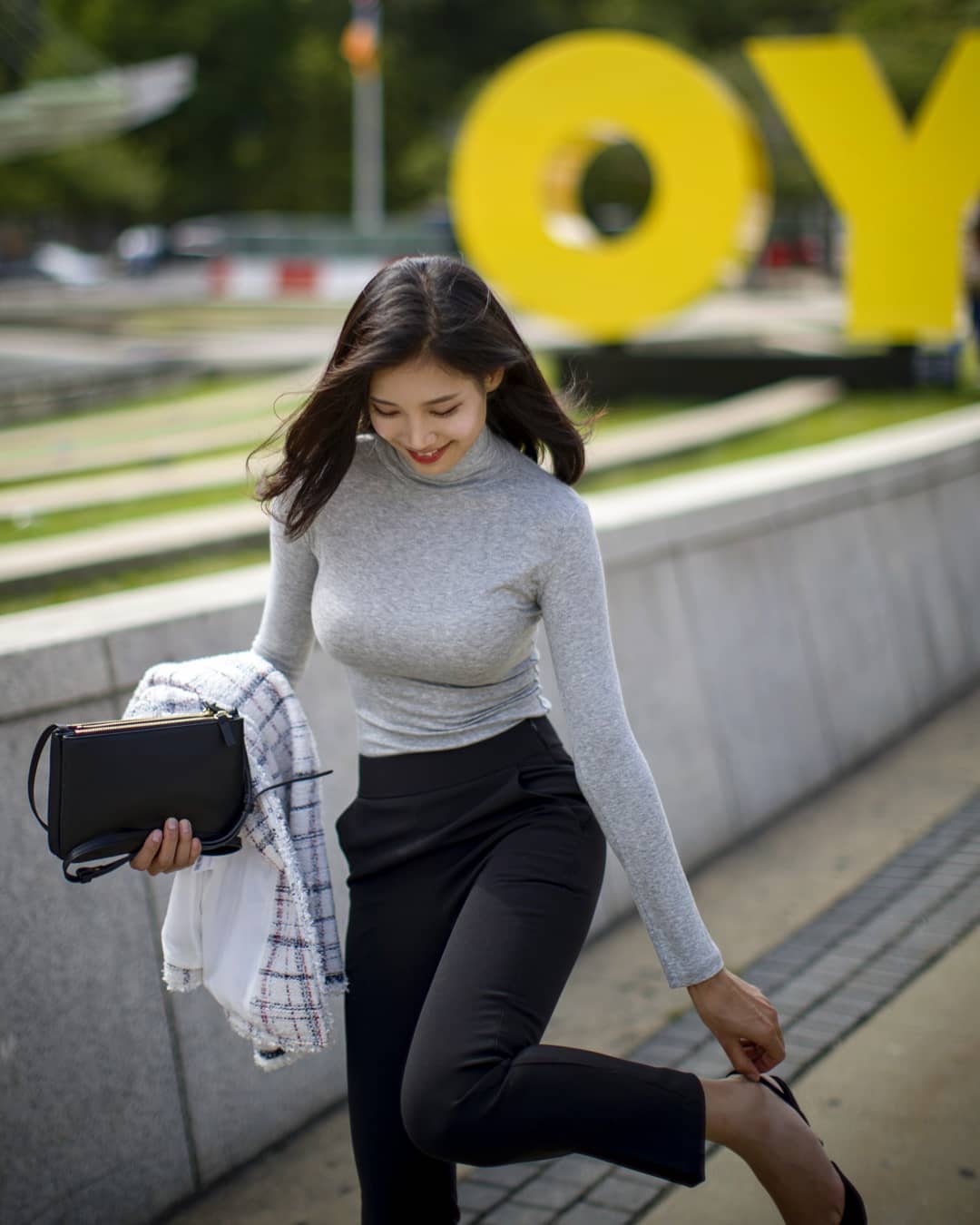 韩国模特李熙恩,梦寐以求的纤腰,还有大长腿,太完美了 zt