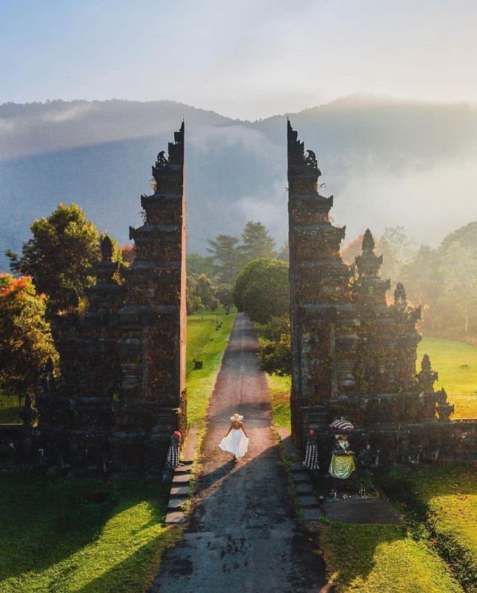 巴厘岛的那个著名的天堂之门,爱了爱了! zt