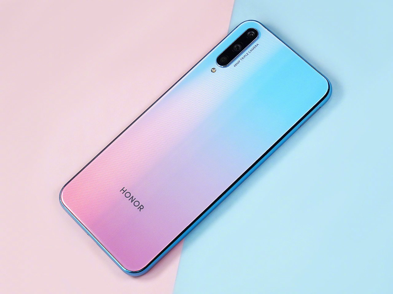 荣耀20青春版真机照,这颜值如何 zt