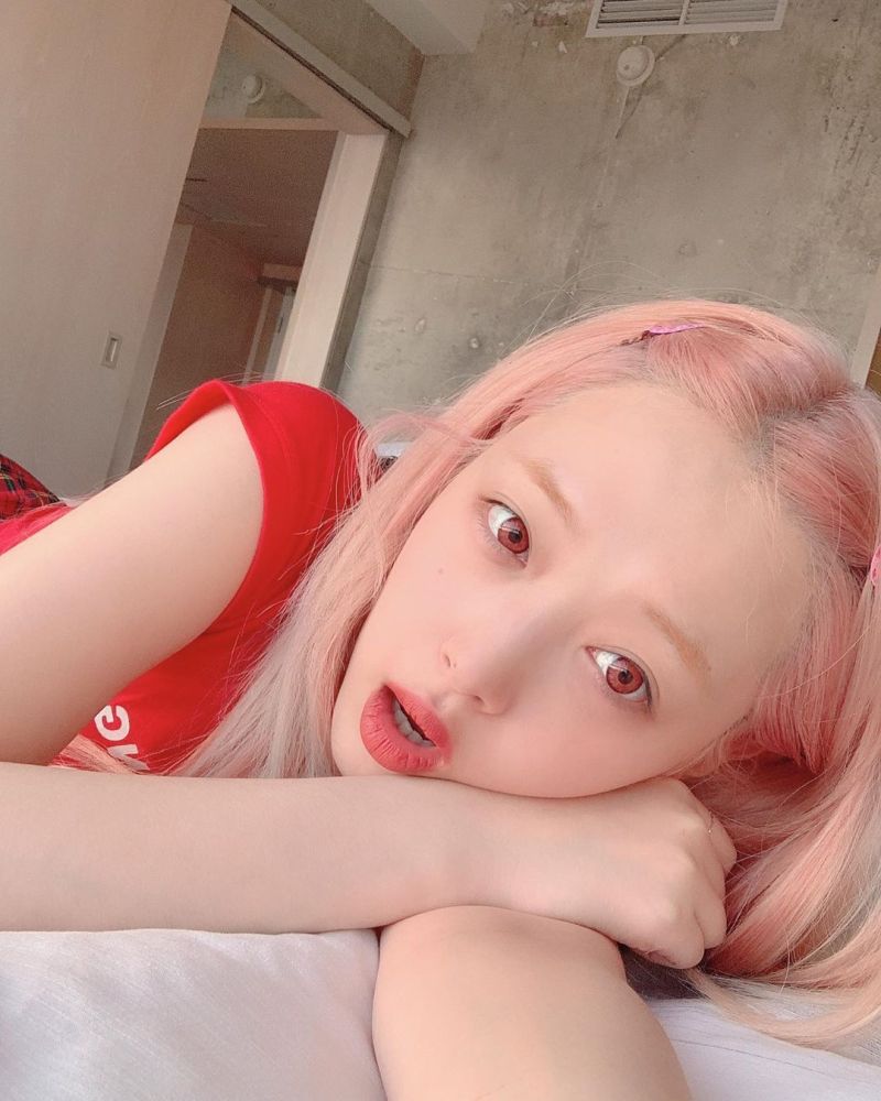 粉色头发的崔雪莉,你喜欢吗? zt