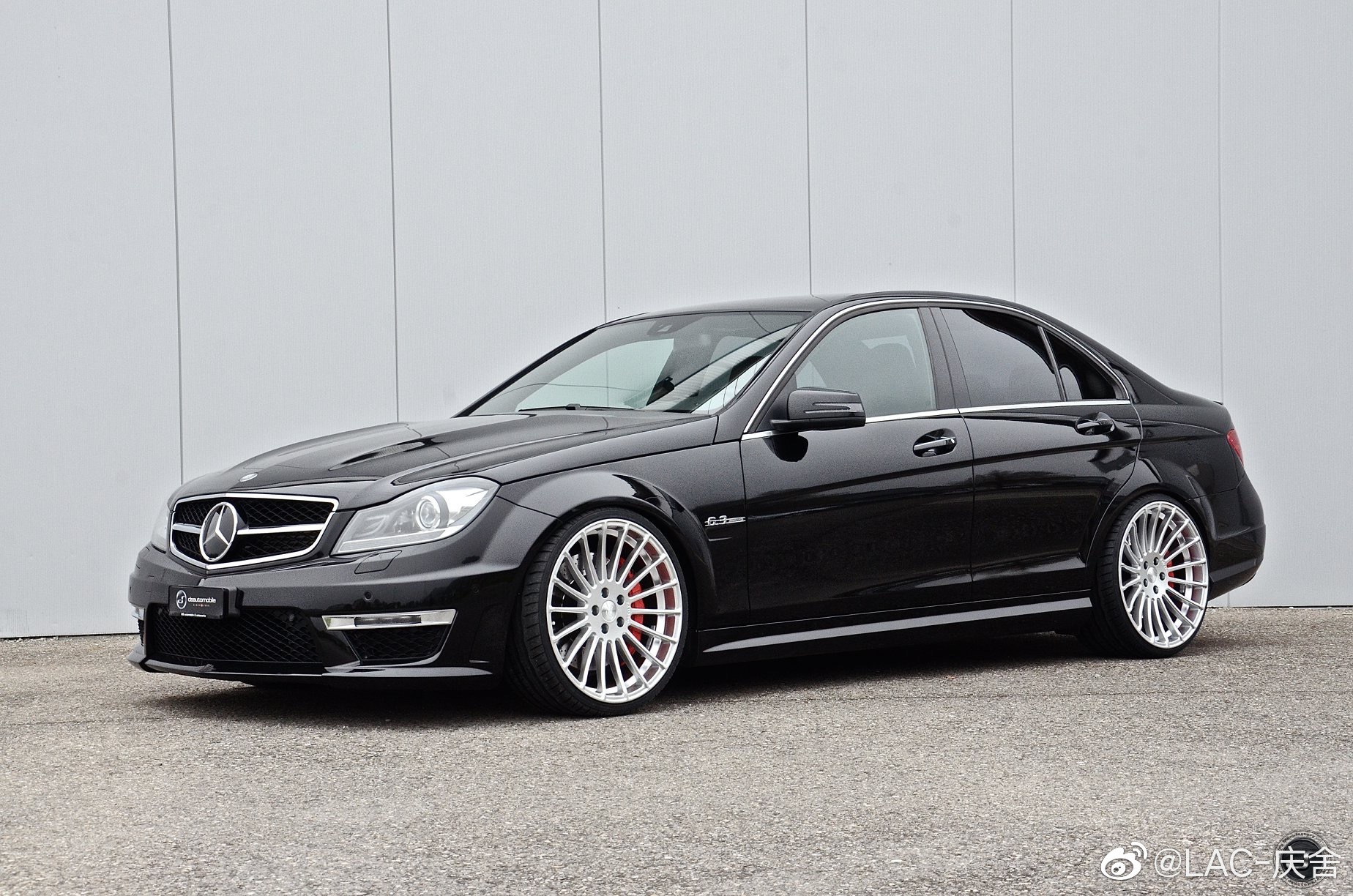 奔驰c63amgcoupe(w204),改装20寸hamanna轮毂.