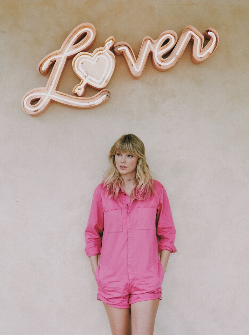 taylor swift新专辑《lover》在内地数字专辑销量(含预售)已突破50万