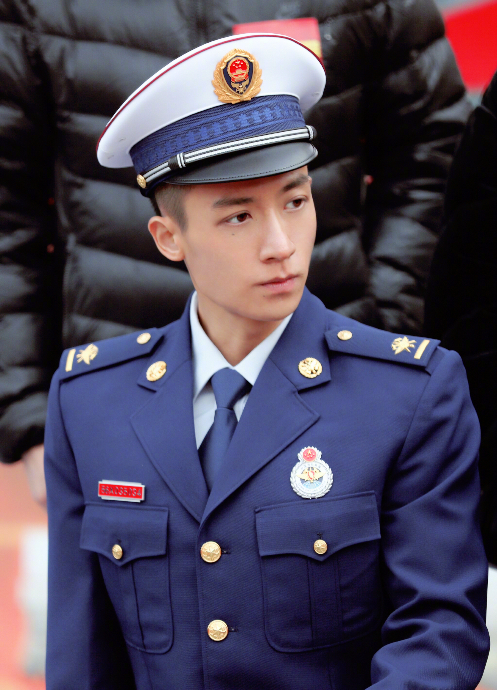 致敬英雄电影烈火英雄定档8月1日中国电影史上首次大规模聚焦消防员