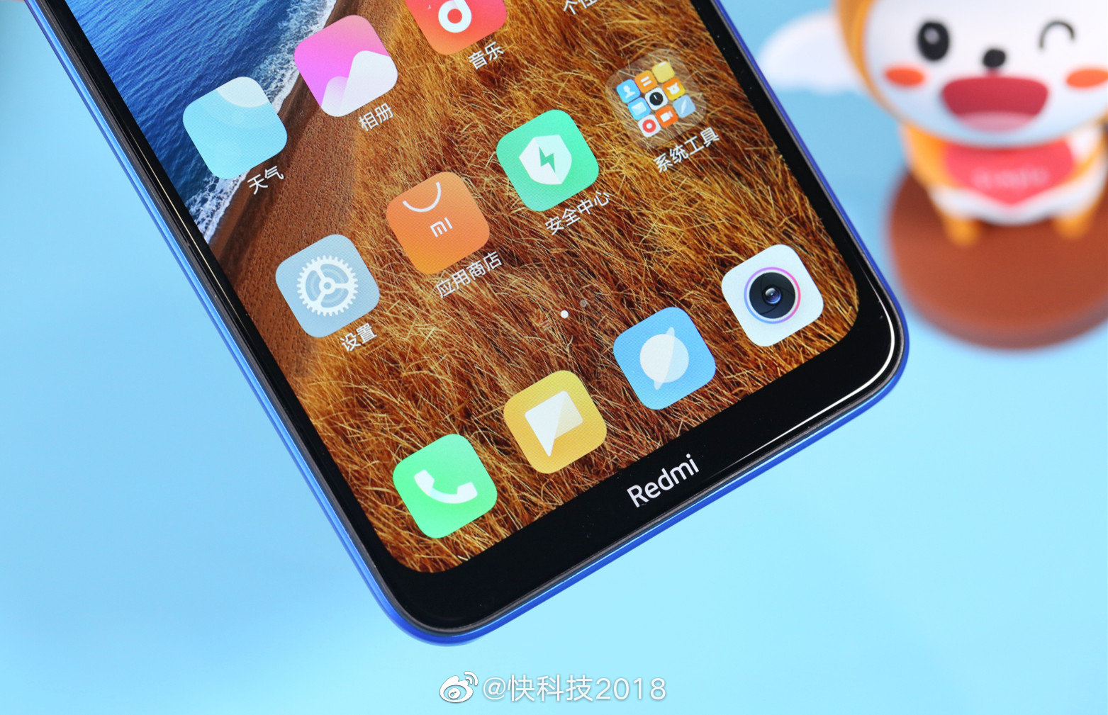 红米8a配备6.22英寸水滴屏,比例为19:9,覆盖康宁第五代大猩猩玻璃 zt