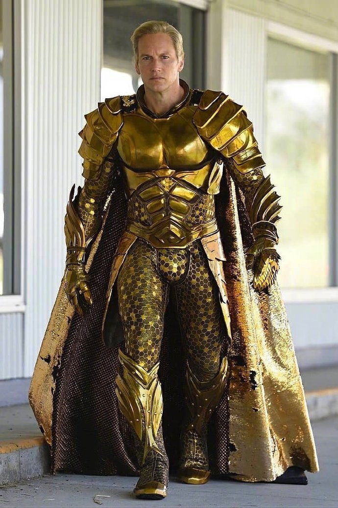 《海王》的戏装制作工作室释出一组"奥姆王"帕特里克·威尔森金甲造型