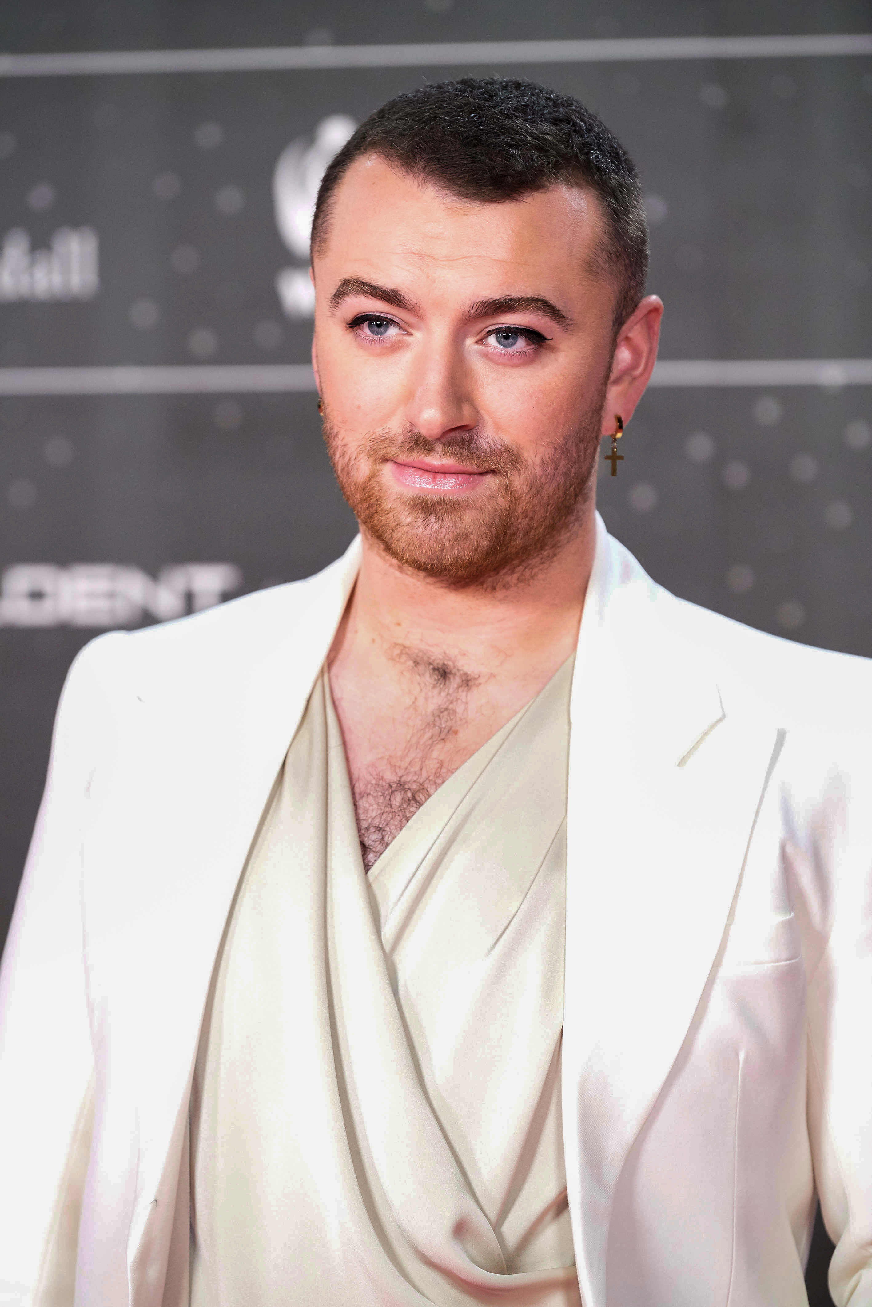 当地时间11月9日,samsmith现身西班牙los40音乐盛典! zt - 虎扑社区