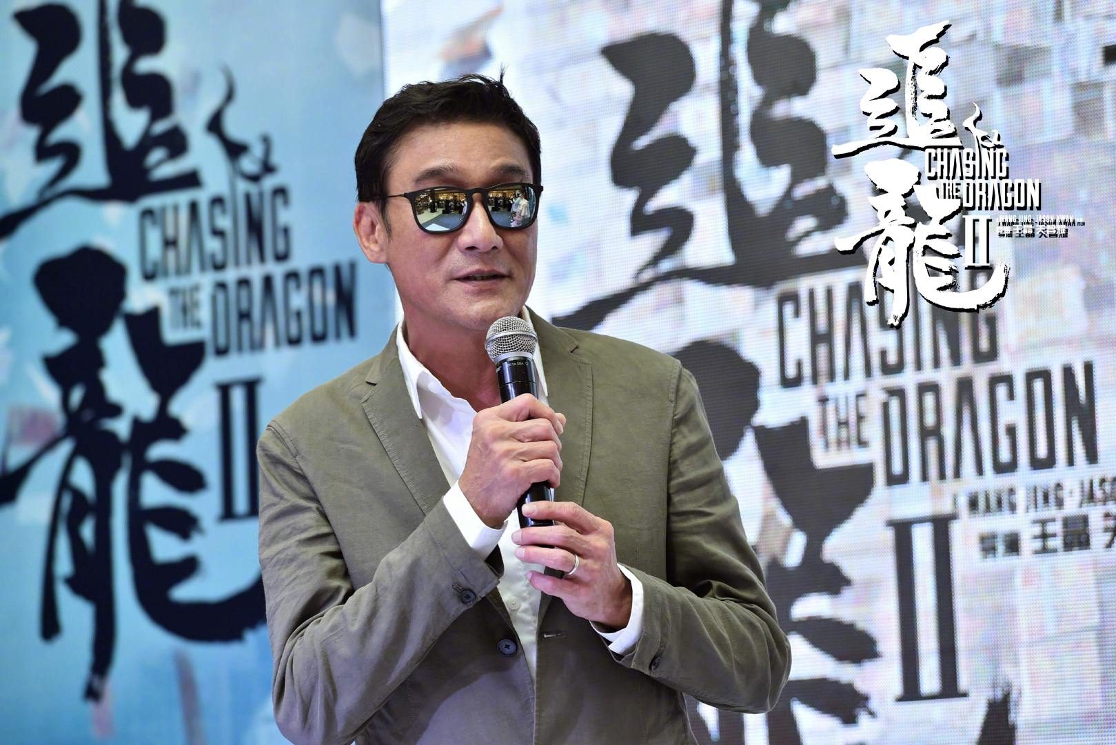 《追龙ii》梁家辉挑战"匪王",霸气全开 zt