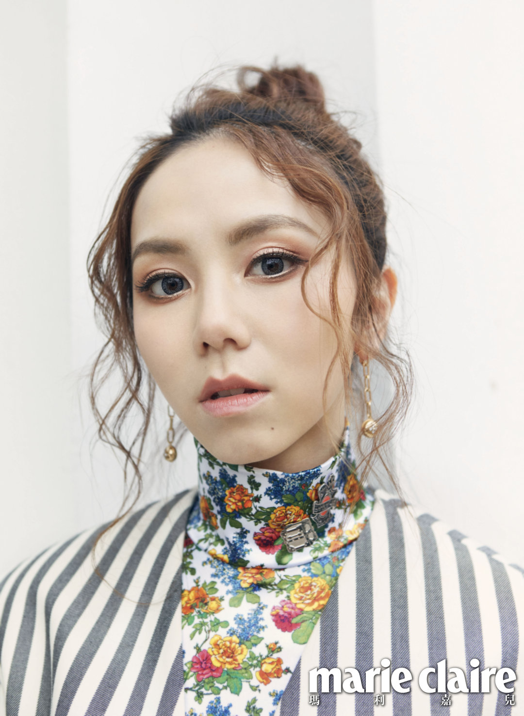 [女神新照]邓紫棋登《嘉人》港版8月刊封面大片 zt