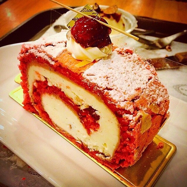 看到这波草莓蛋糕美食不争气的口水已经流下来了zt