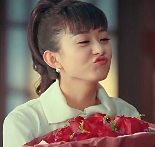 赵丽颖嘟嘟嘴圆脸才是特色啊zt