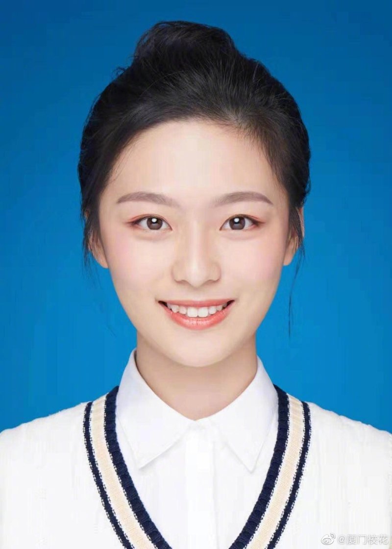 厦门校花:校花女神她叫张佳楠,02年,就读于萧山五中,身高168cm,你