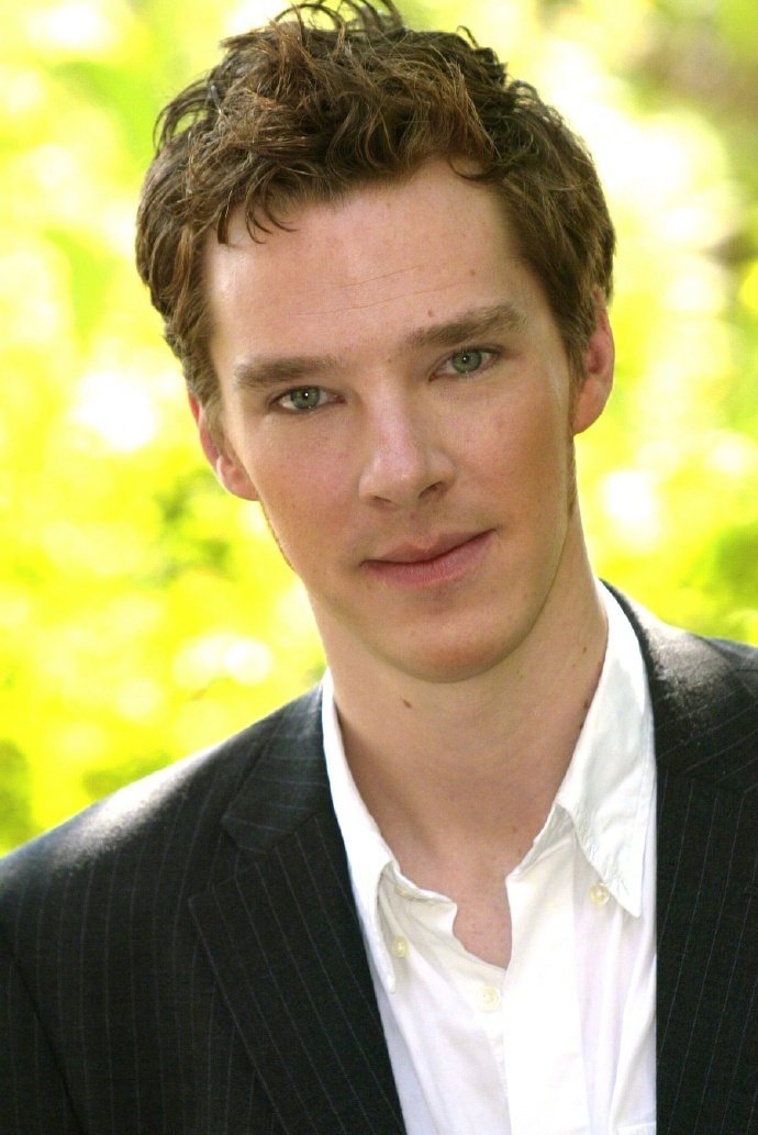 04年的本尼老师,卷福年轻时的颜值什么水平? zt