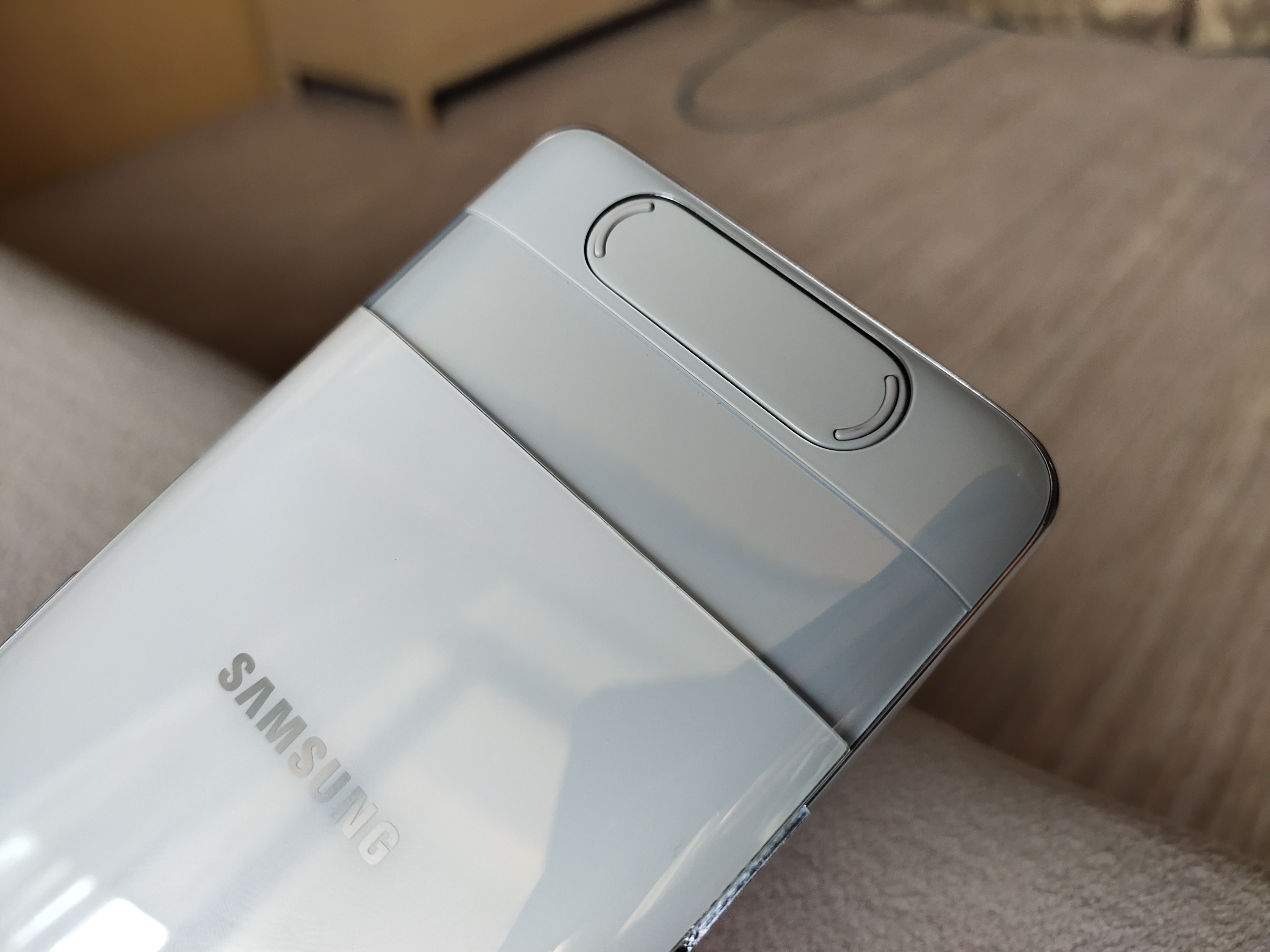 三星galaxy a80的翻转式摄像头你觉得能火吗? zt