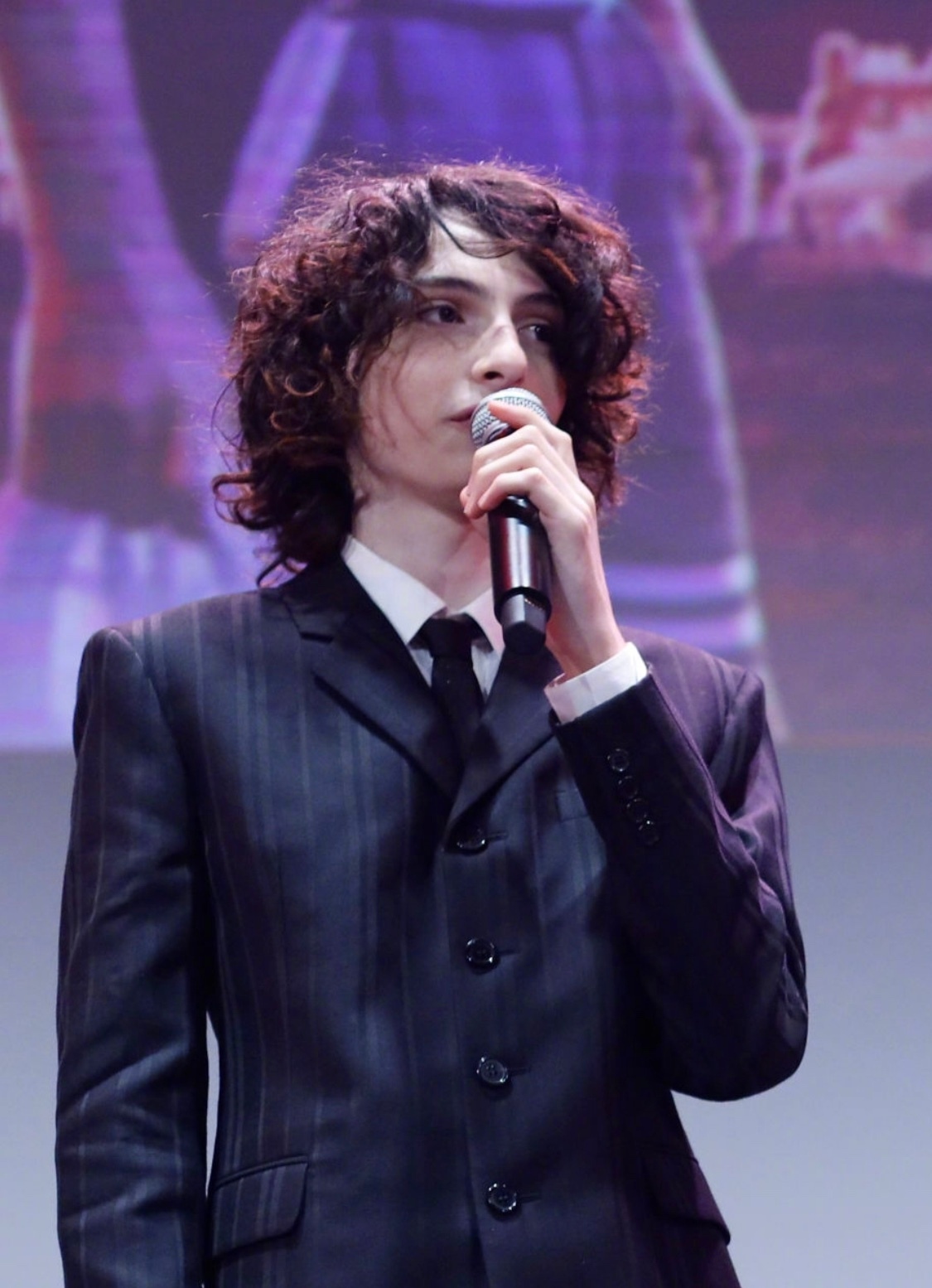 怪奇物语巴黎首映礼菲恩伍法德出席zt