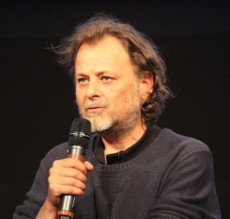 社区 影视区 看电影:围观克里斯多夫·卢基亚发表书