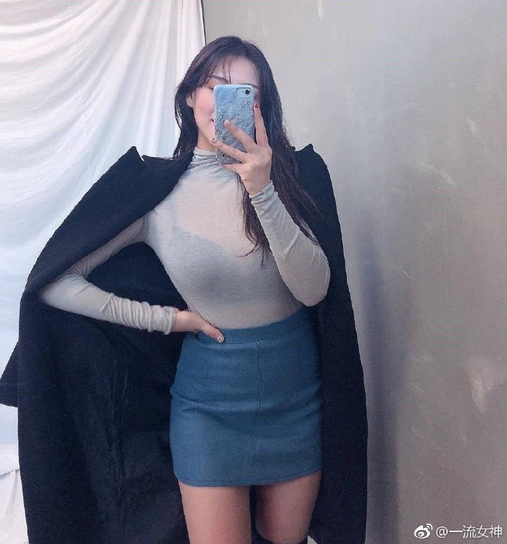 微胖美女爱自拍,这波身材什么水平 zt