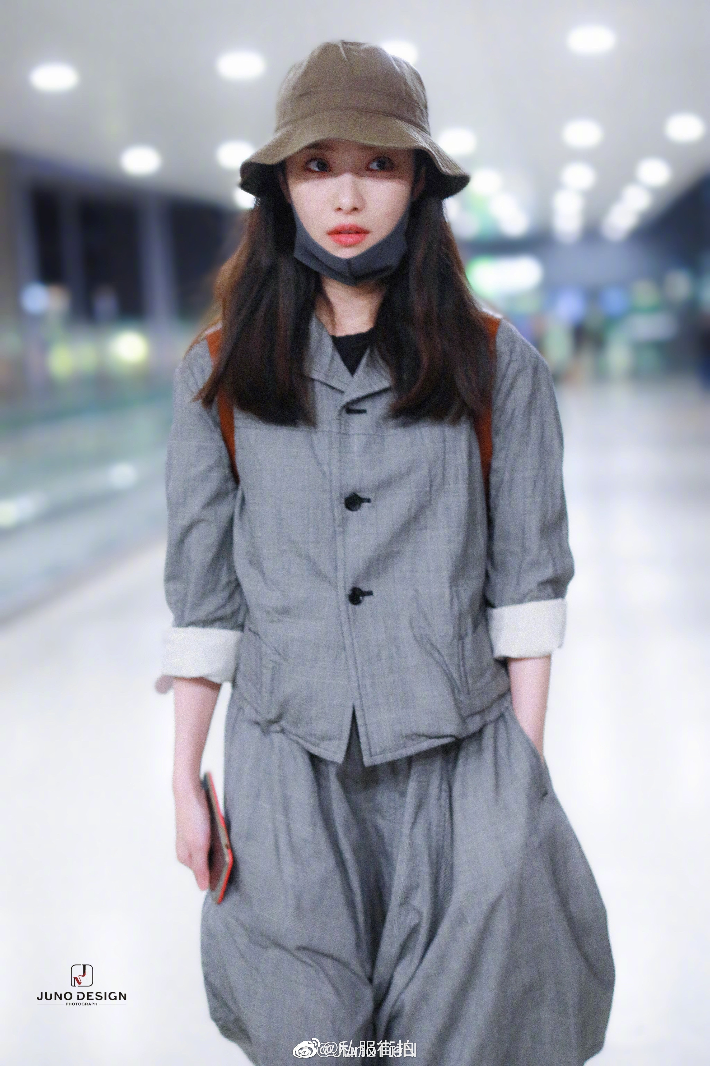 倪妮现身机场实力诠释什么是披麻袋都好看zt