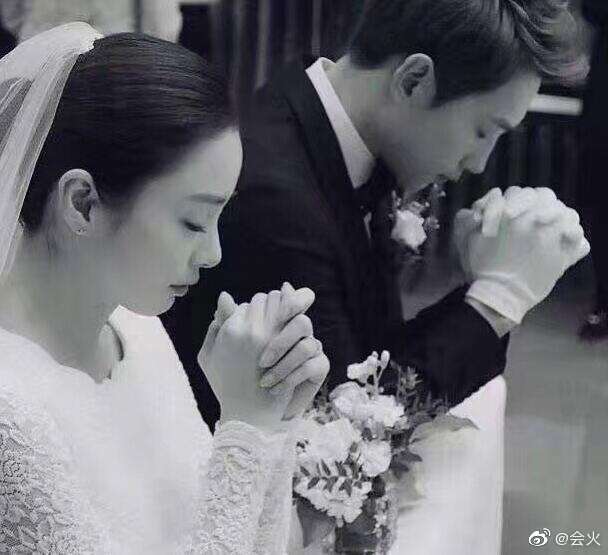 rain和金泰熙彩色正面结婚照,你觉得拍得怎么样? zt