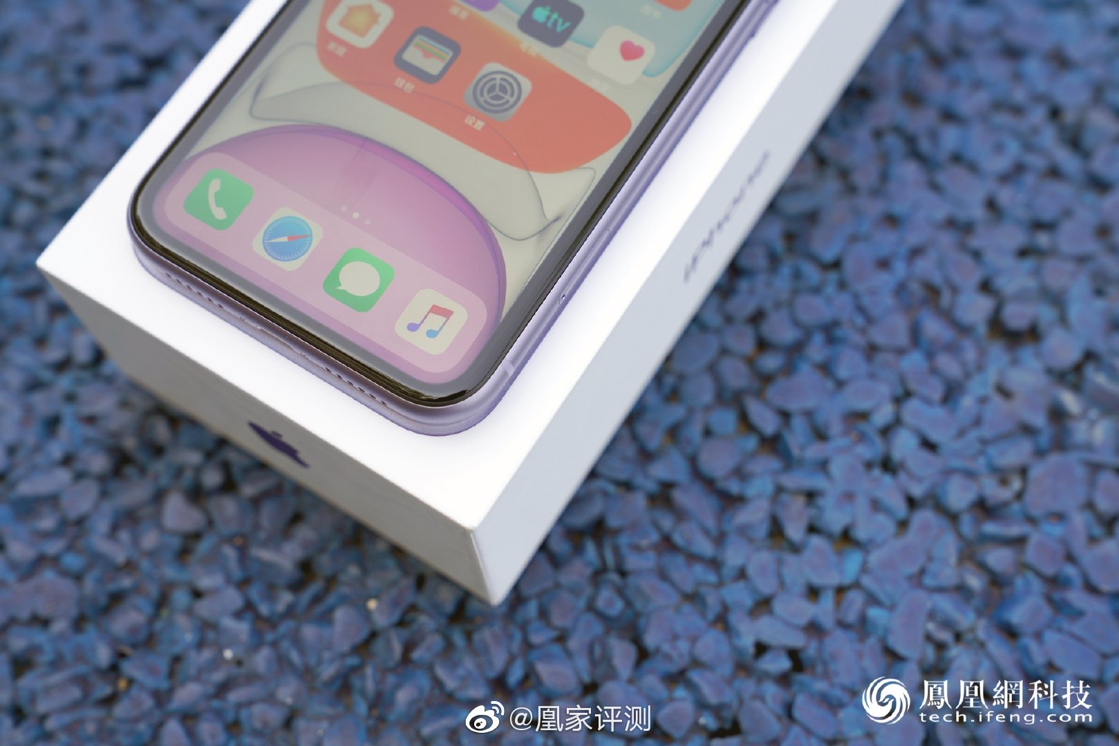 iphone11刘海全面屏依旧后置双摄颜色更时尚zt