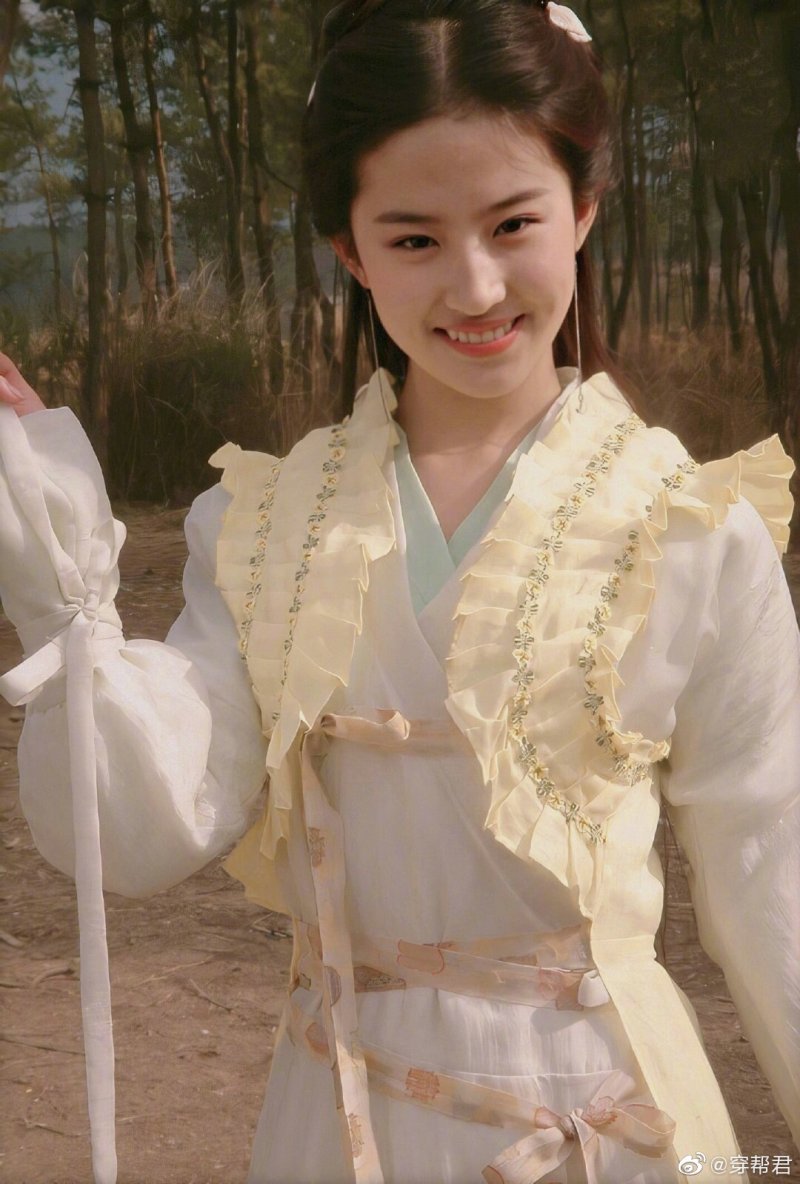 当年刘亦菲的赵灵儿真的好灵好漂亮! zt