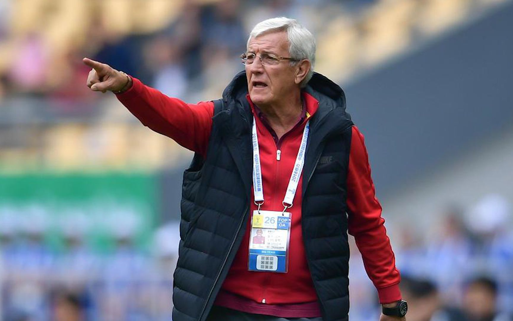 回顾17年里皮在中国队落后时大胆排出343阵型全力进攻逆转对手