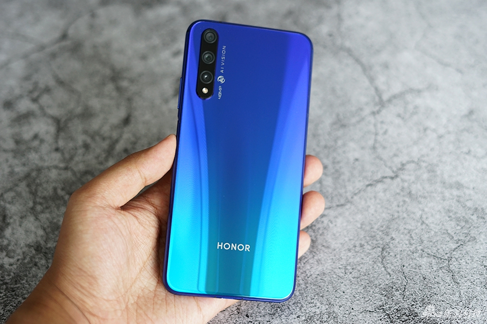 李现代言荣耀20s蝶羽蓝配色手机图赏你给几分zt