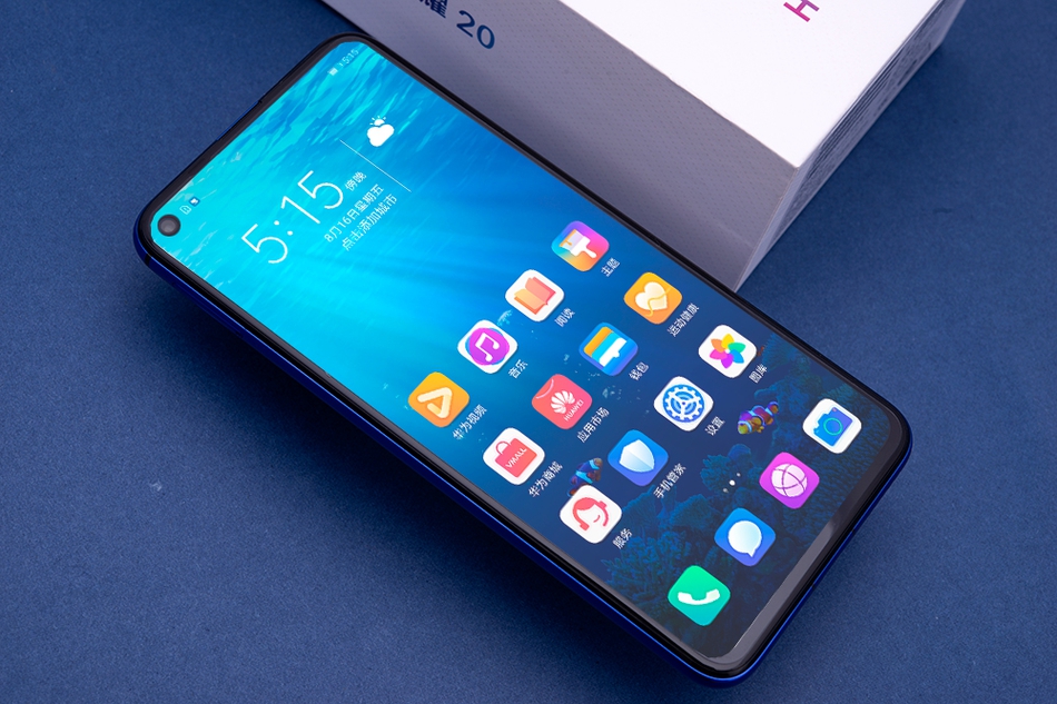 荣耀20幻影蓝开箱光影幻变定格奇幻之美zt