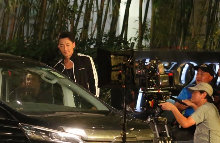 《使徒行者3》曝拍摄花絮:林峯搭档黄智雯眼神有戏 zt