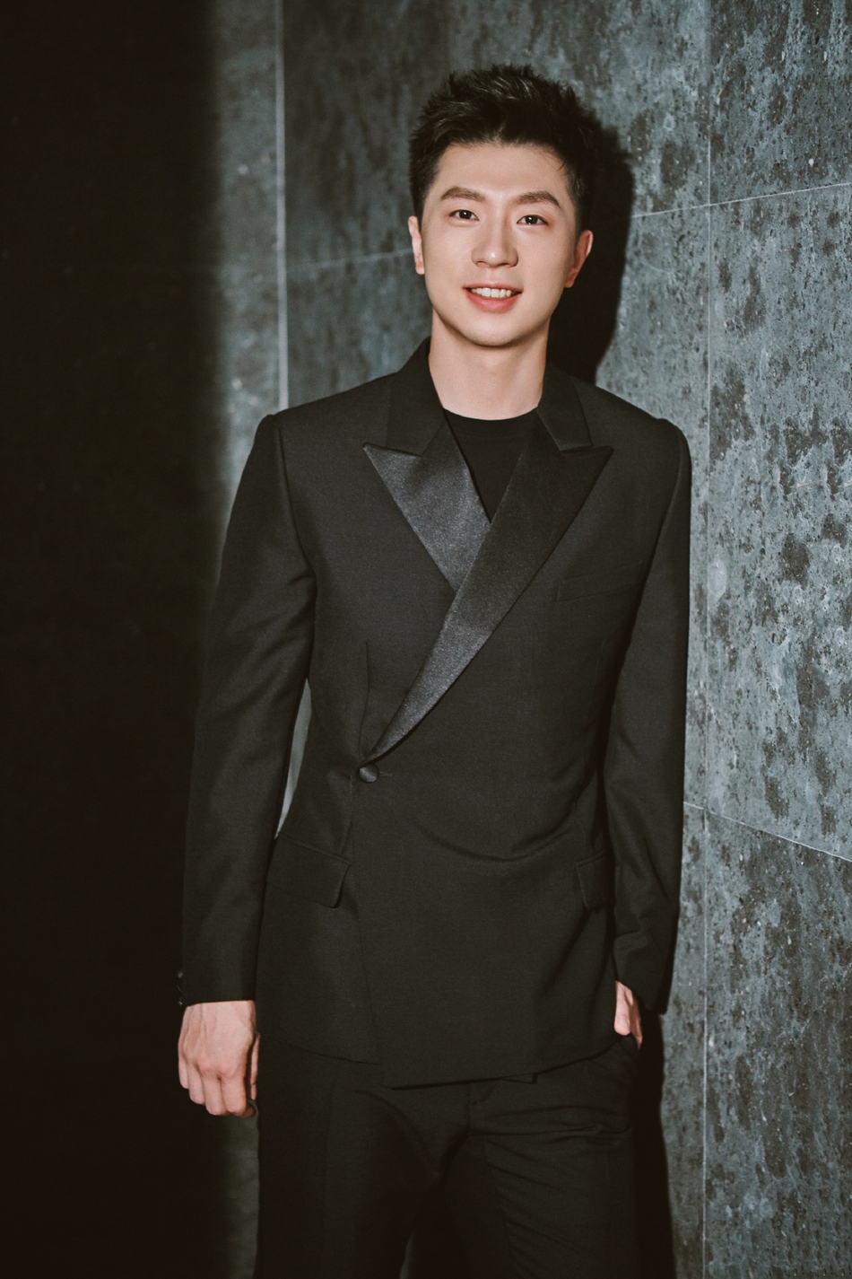 马龙时尚大片显露精英风度这波你给打几分zt