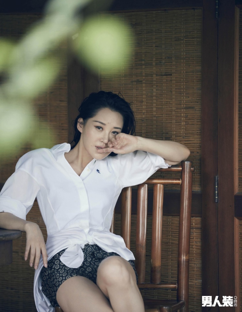 [女神新照]许晴登《男人装》9月杂志封面,这波什么水平? zt