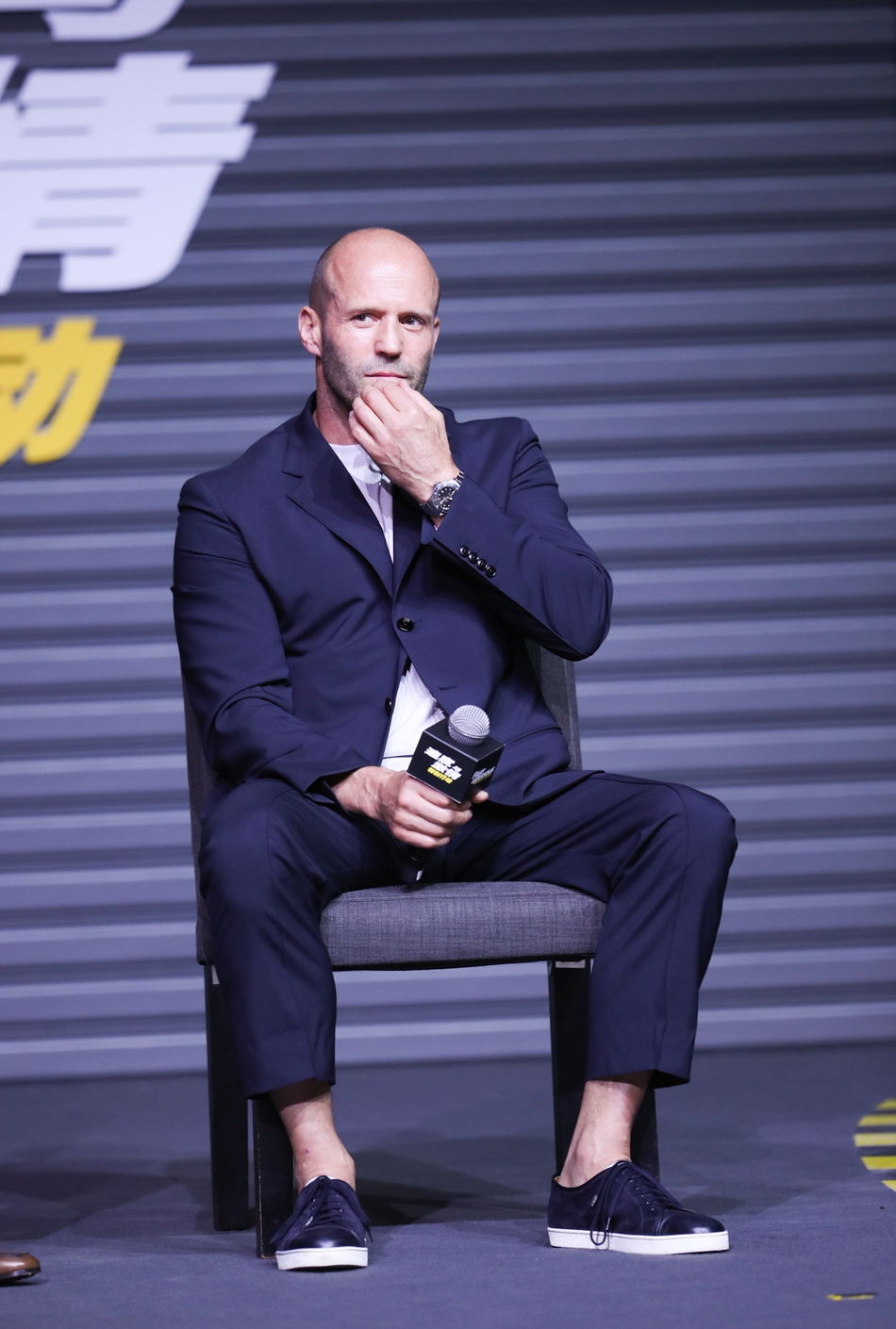 杰森斯坦森宠粉大玩自拍与巨石强森激情干杯秀中文zt