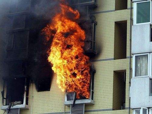 夏天用空调要注意,一不小心可能会自燃. zt