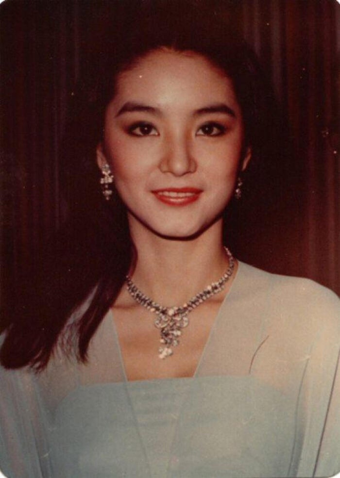 美人不迟暮!"不老女神"林青霞年轻时靓照美煞众人 zt