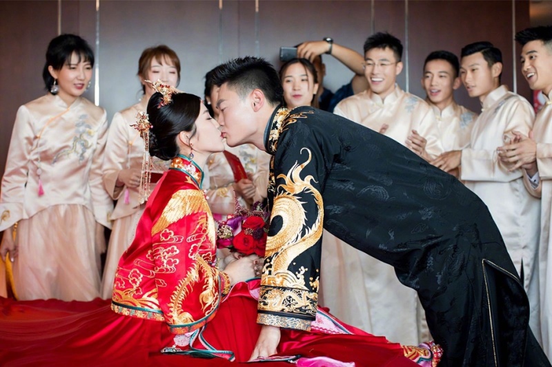 张培萌婚礼现场田径氛围浓烈 zt