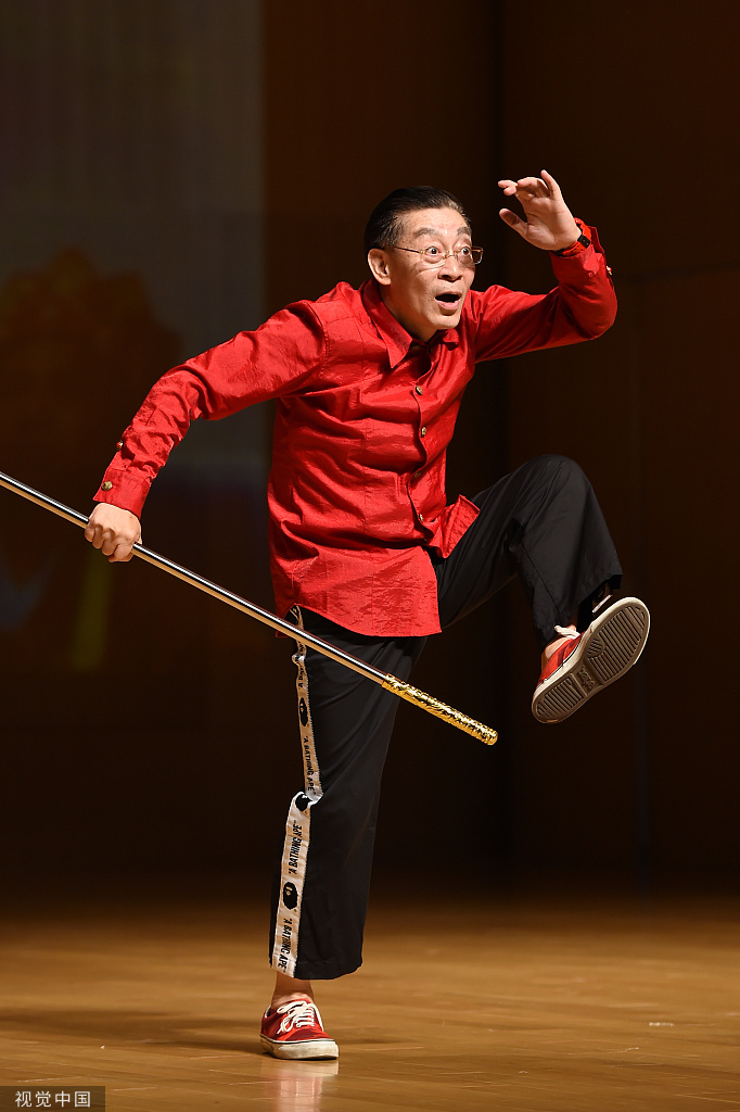 《西游记》众主创相聚,六小龄童舞棍大笑再现猴王 zt