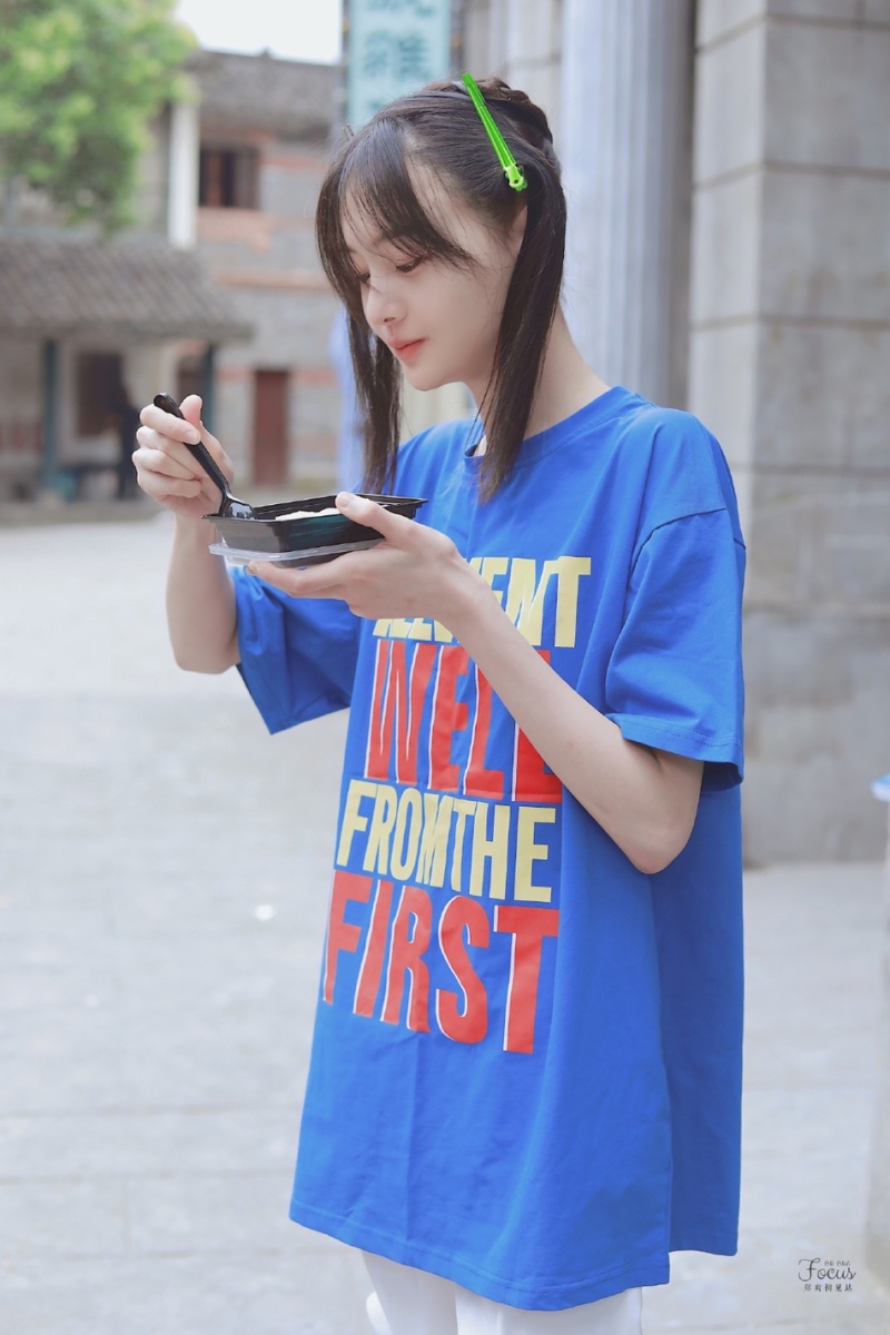 郑爽扎双马尾嫩回少女!这波马尾辫你给几分? zt