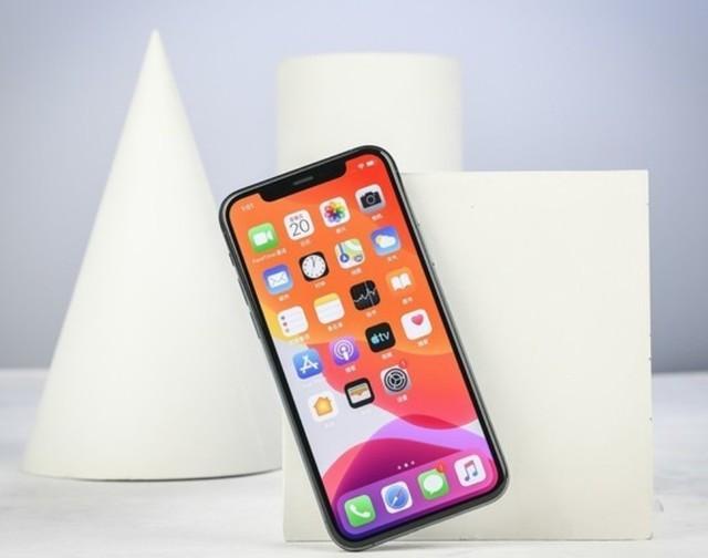 iphone 11的lcd屏 大刘海