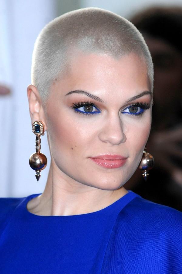 社区 娱乐圈英国女歌手jessie j年少即成名,一直是英国流行乐坛上的