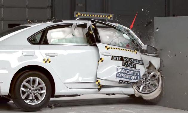 帕萨特现了原形,25%碰撞测试中a柱严重变形,还敢买吗? zt