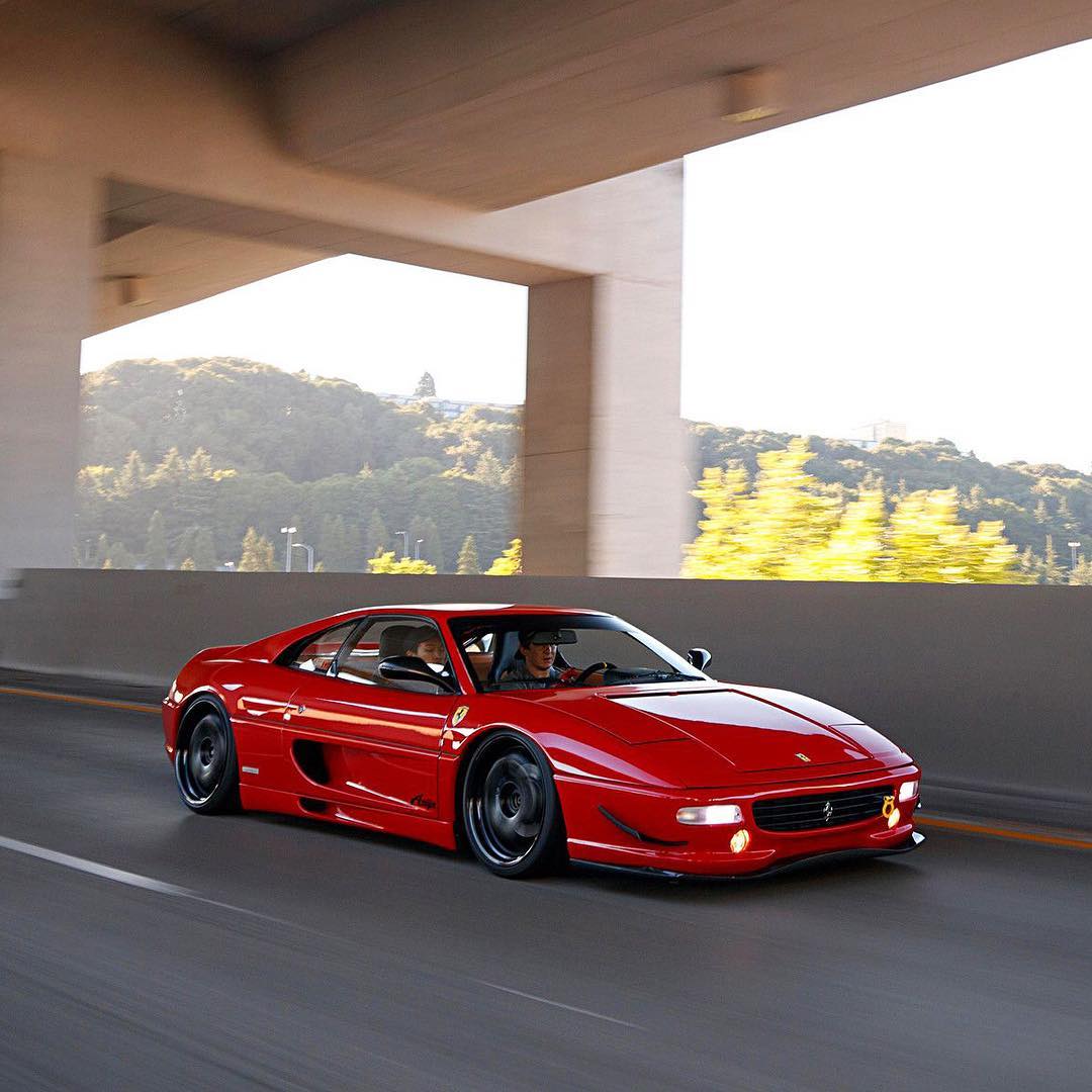 街拍无比经典的法拉利f355berlinetta这波什么水平zt