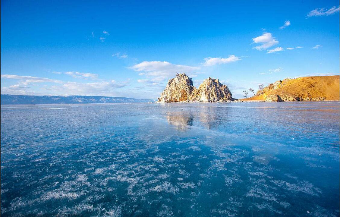 世界上最大的淡水湖图片