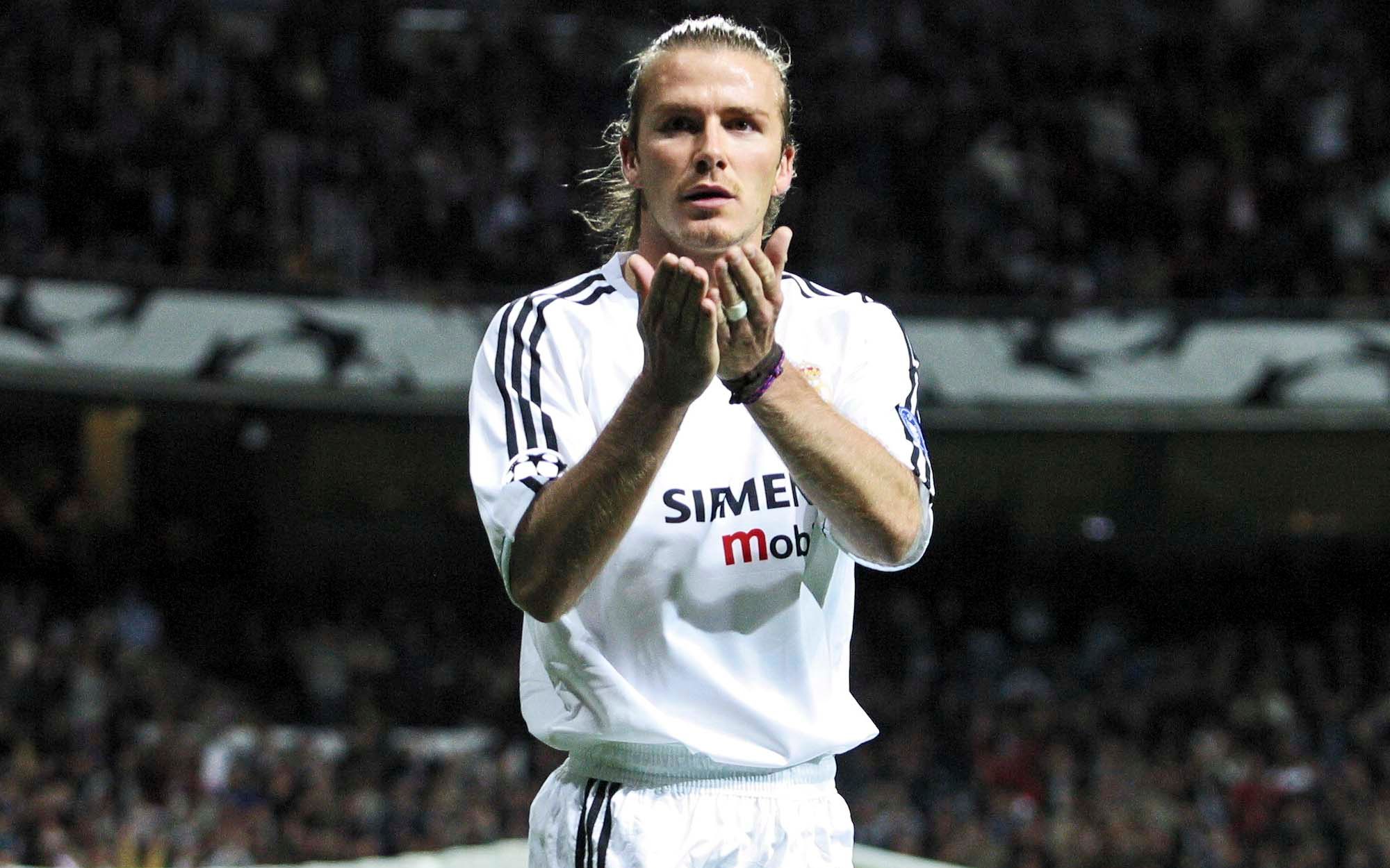 银河皇马的彗星贝克汉姆金右脚圆规画线坐标对方球门死角