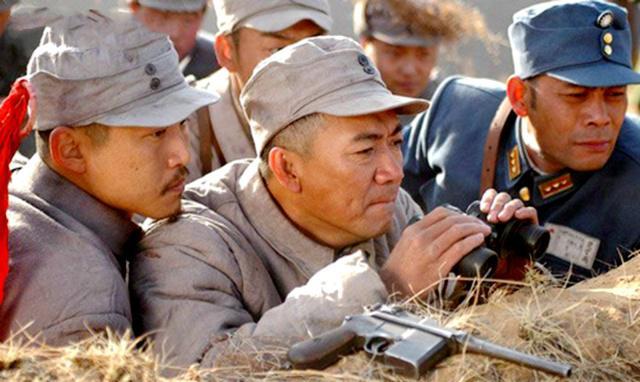 打开《亮剑》剧组的官方网站,找到了几张罕见的全彩剧照 zt