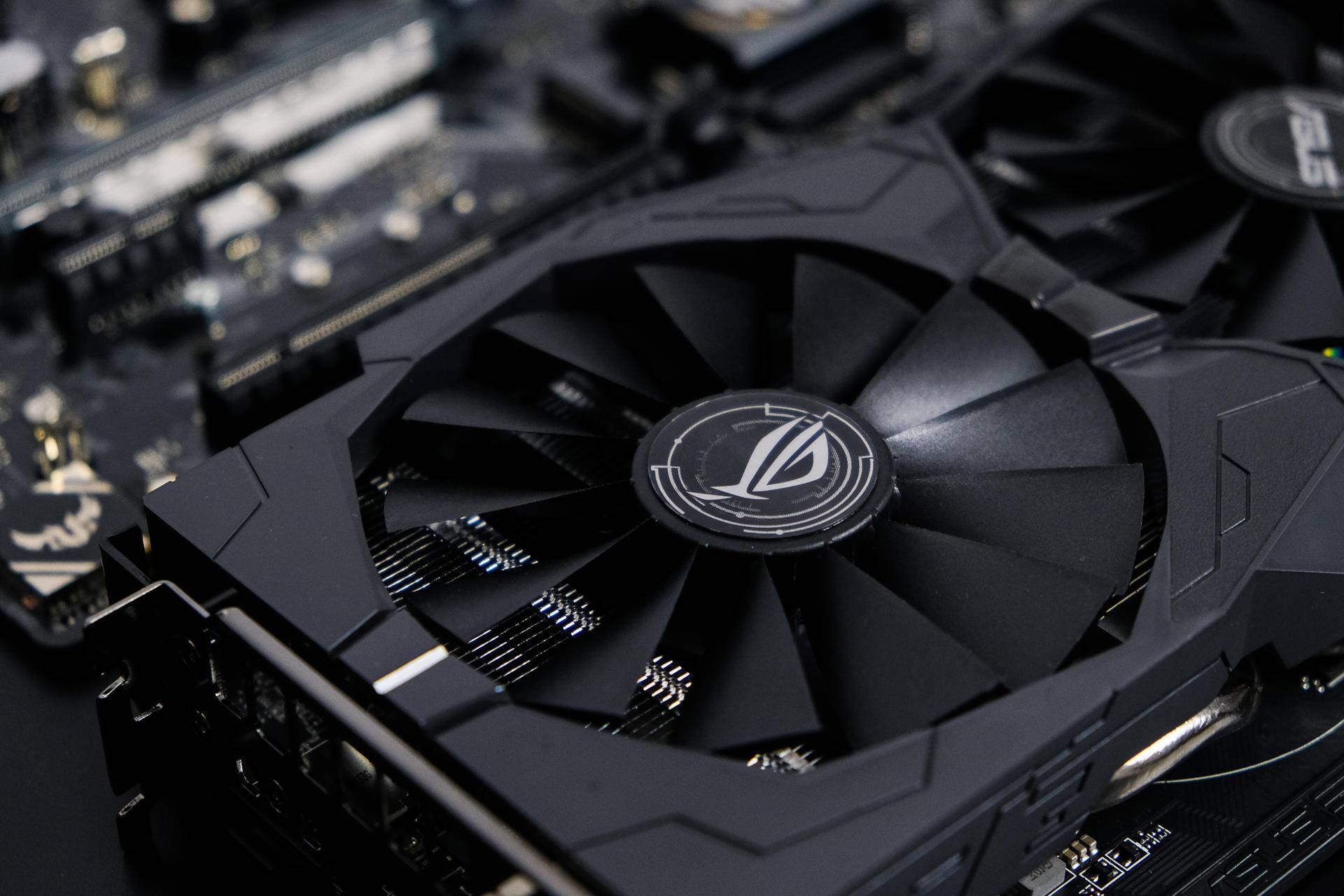 姗姗来迟的贵族华硕rog猛禽rx5802048spzt