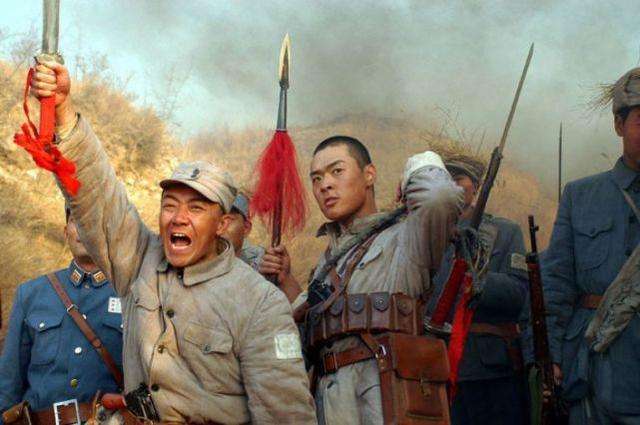 打开《亮剑》剧组的官方网站,找到了几张罕见的全彩剧照 zt